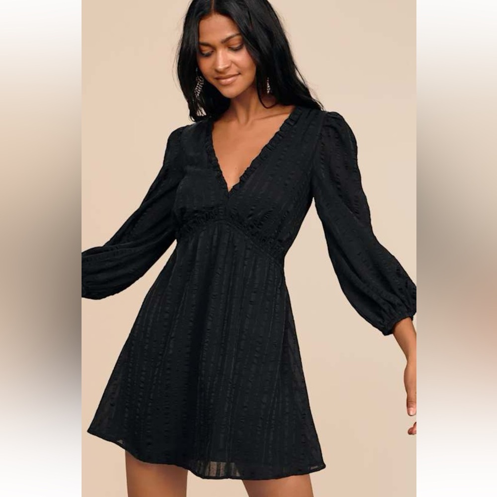 Lulu’s Black Mini Dress Size Small ballon sleeve party striped ruffle